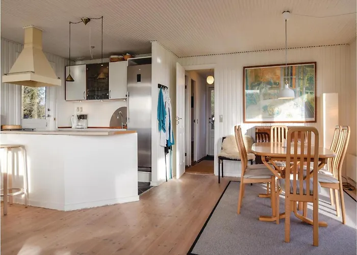 Three-bedroom In Hébergement de vacances *