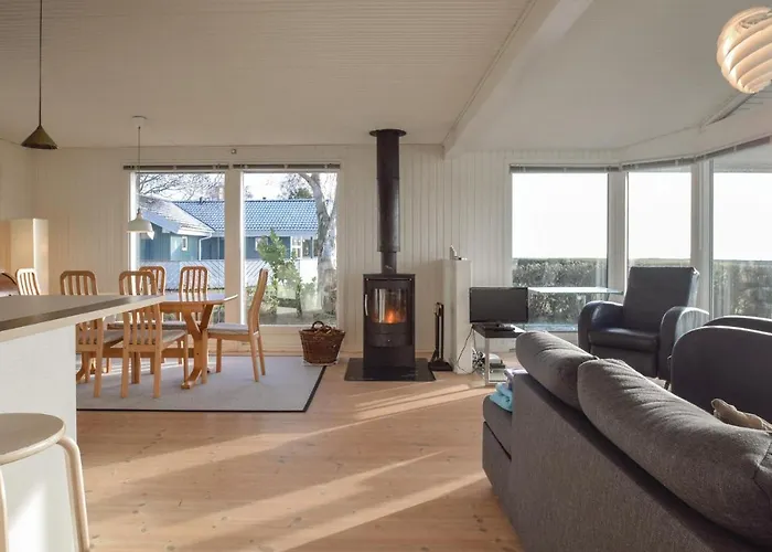 Three-bedroom In Nordenbro Vesteregn